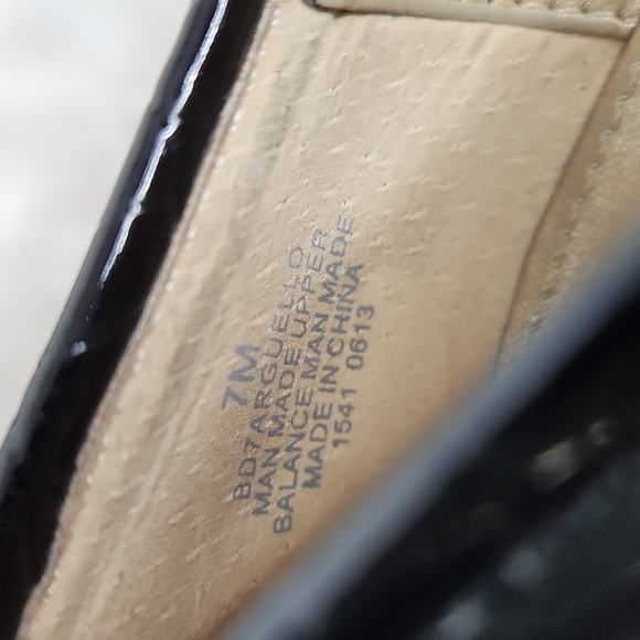 Bandalino Patten Leather Aligator Embossed Heels - Picture 15 of 16